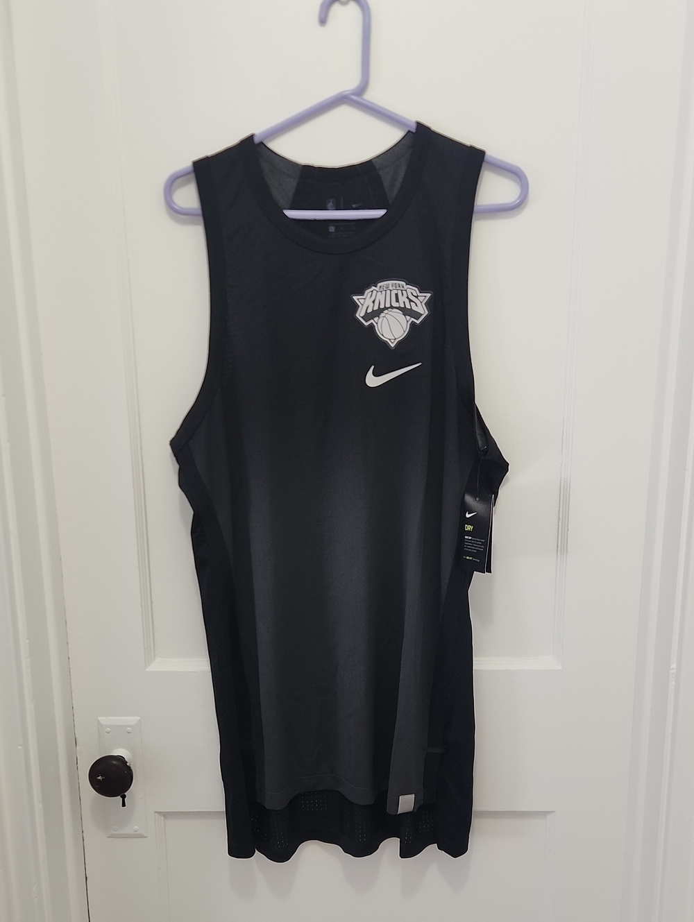 NWT New York Knicks NBA Nike Black Tank Top Size Large